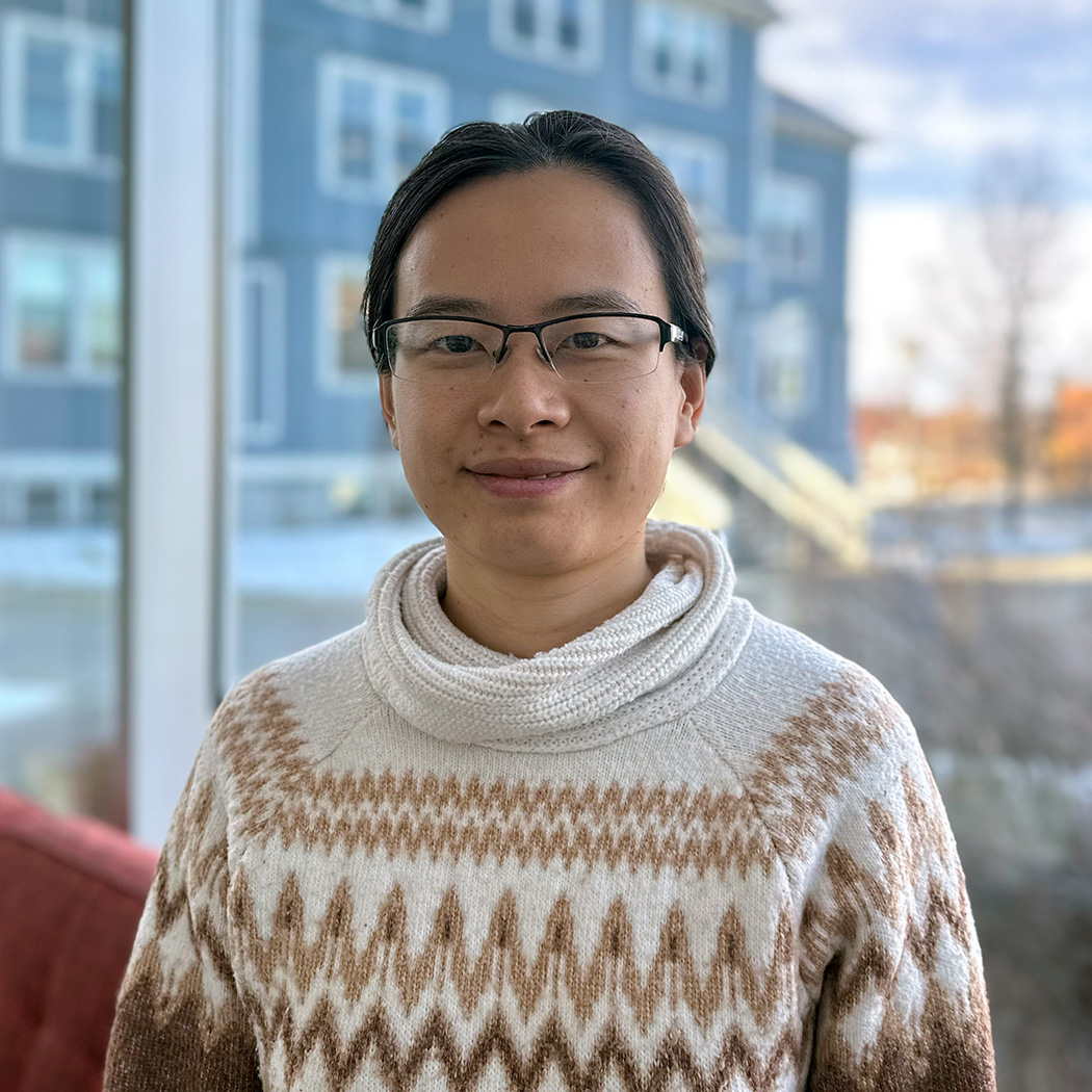 Huanqing Chen headshot