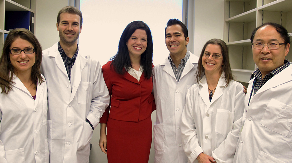 Lynne Postovit and her lab members