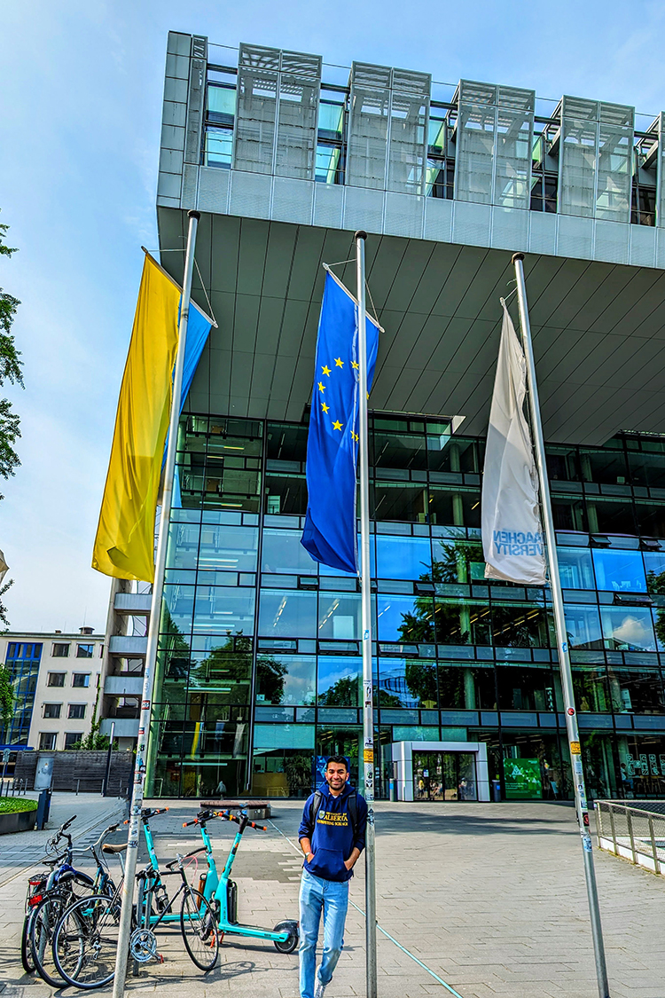 Martin in front of RWTH Aachen University’s SuperC Student Service Centre