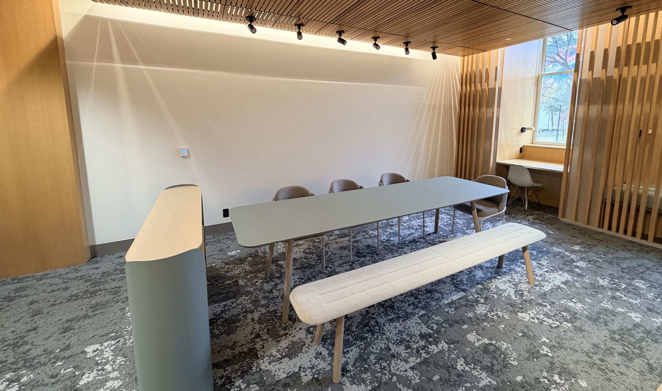 $_EscapeTool.xml(${imageAlt.value})