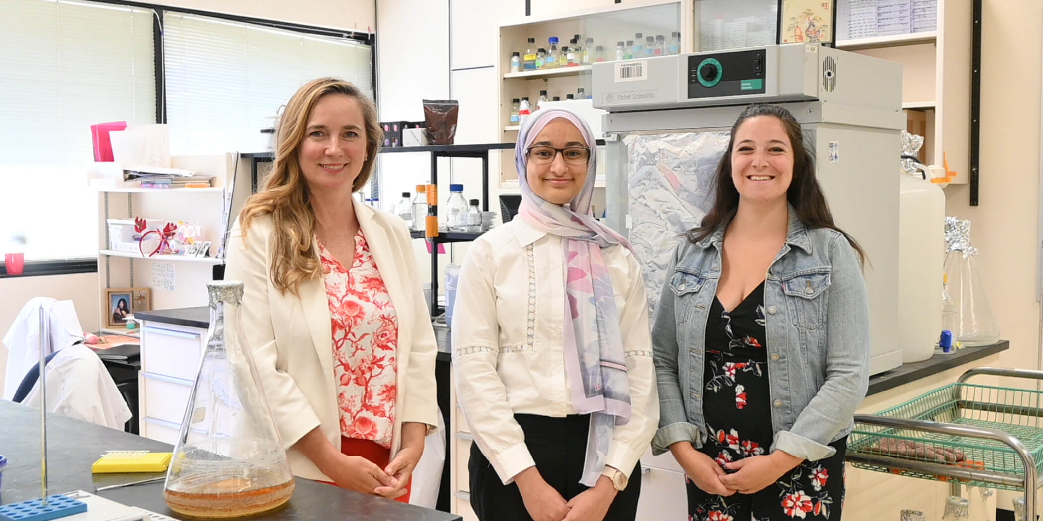 $_EscapeTool.xml(${imageAlt.value})