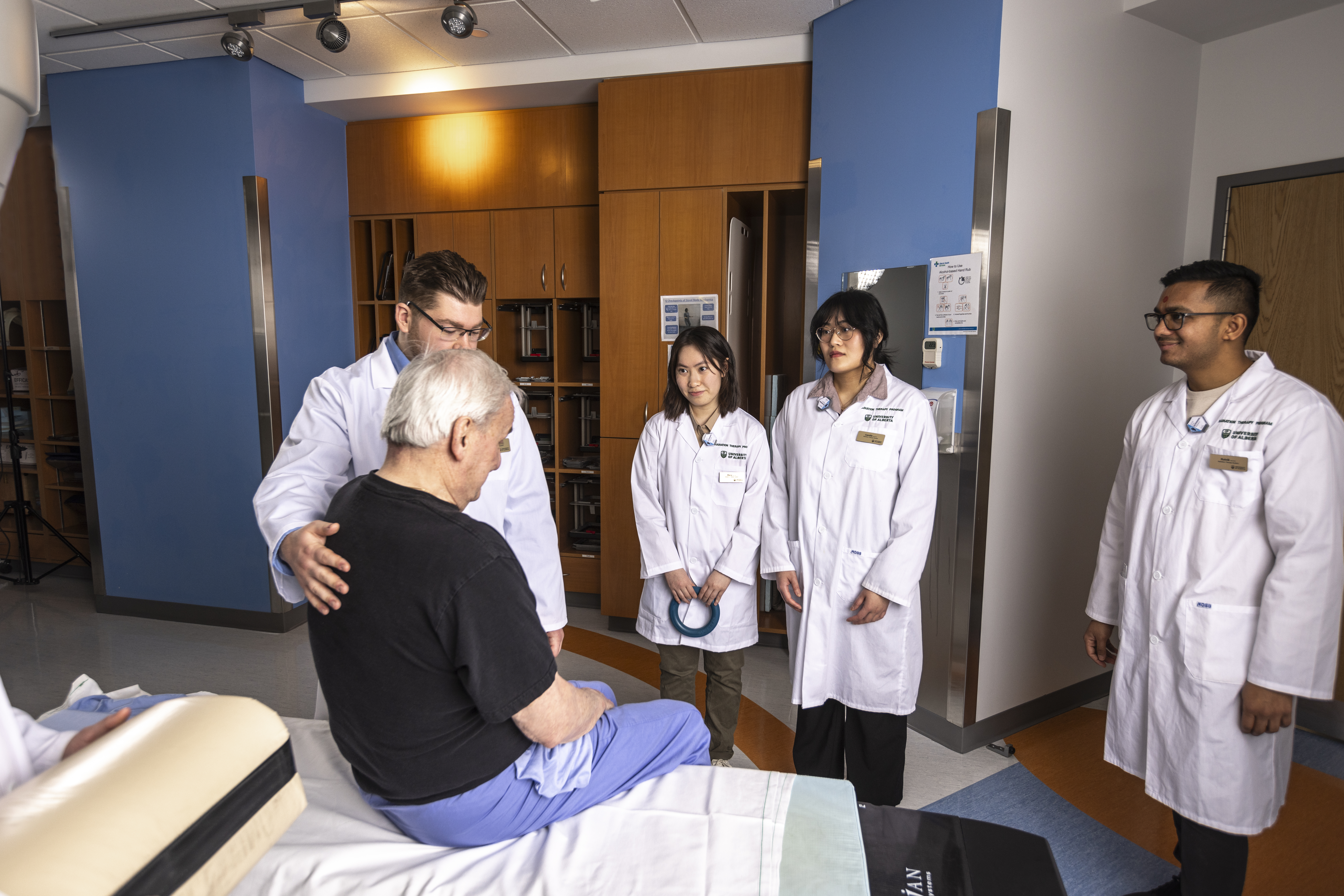 $_EscapeTool.xml(${imageAlt.value})