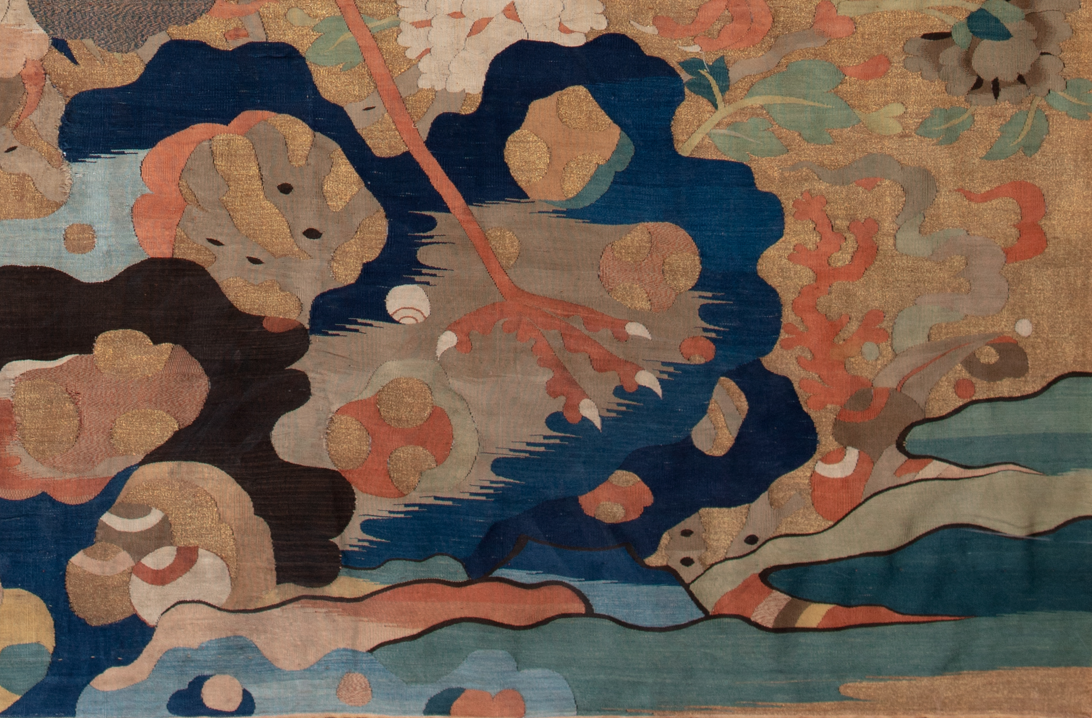 Zoom in on treasure balls