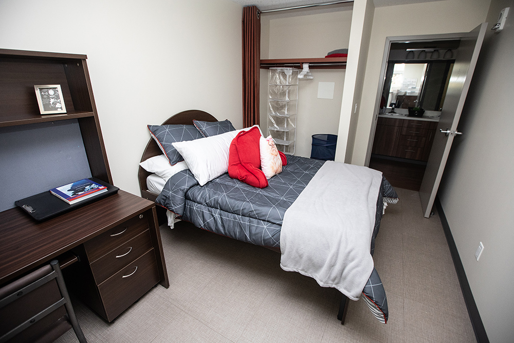 $_EscapeTool.xml(${imageAlt.value})