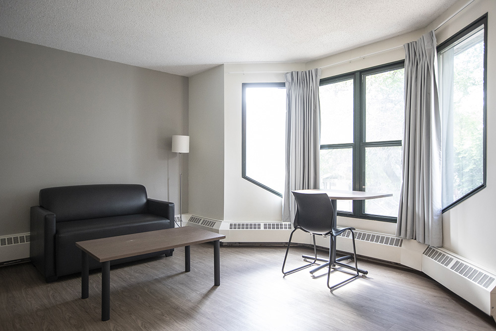 $_EscapeTool.xml(${imageAlt.value})