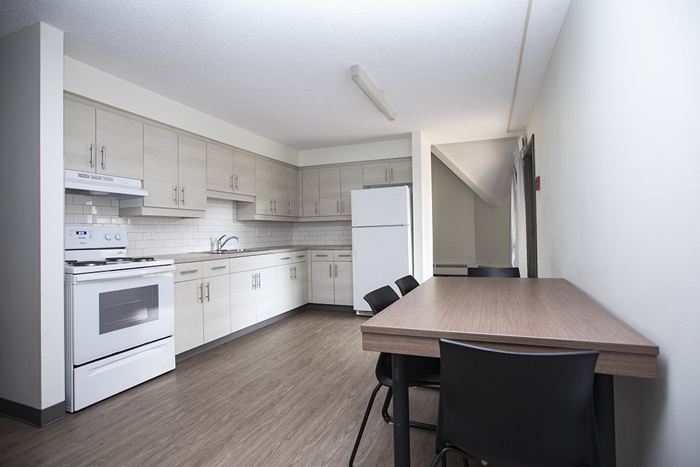 $_EscapeTool.xml(${imageAlt.value})