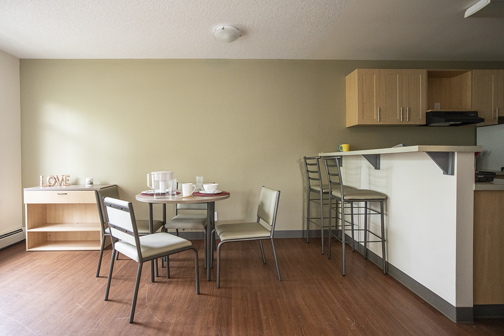 $_EscapeTool.xml(${imageAlt.value})