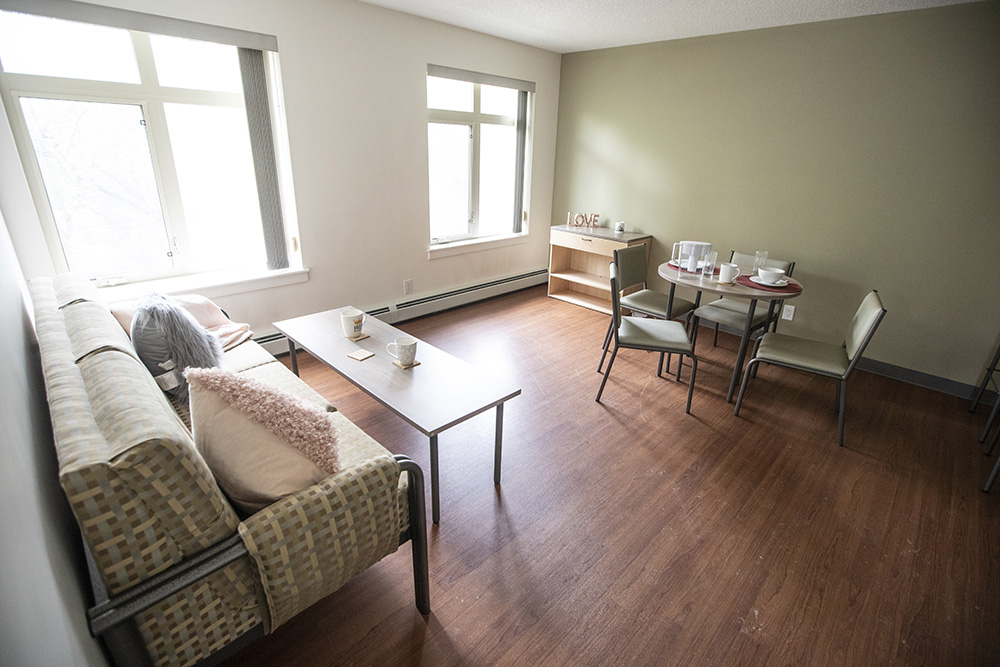 $_EscapeTool.xml(${imageAlt.value})