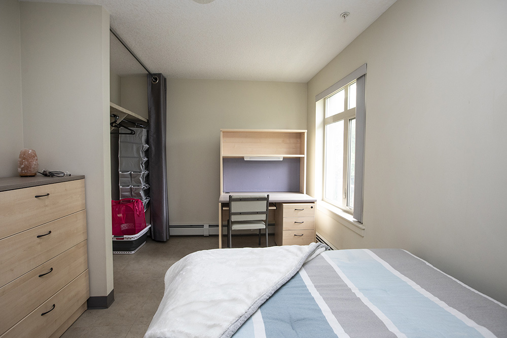 $_EscapeTool.xml(${imageAlt.value})