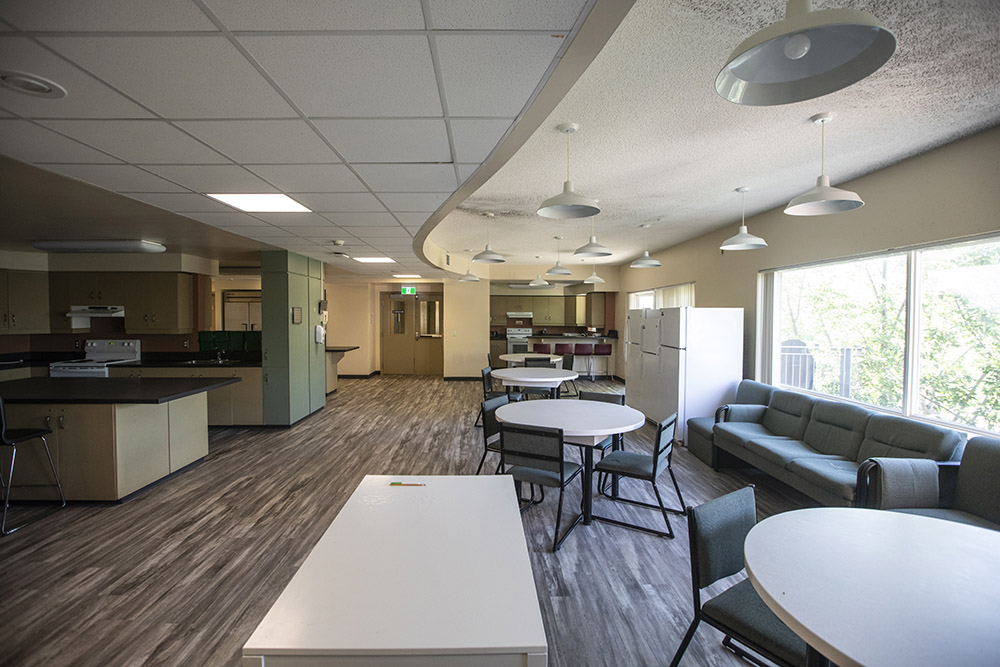 $_EscapeTool.xml(${imageAlt.value})