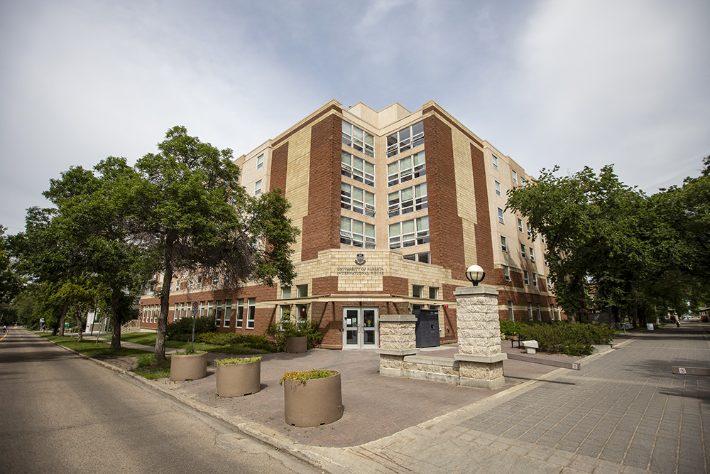 $_EscapeTool.xml(${imageAlt.value})