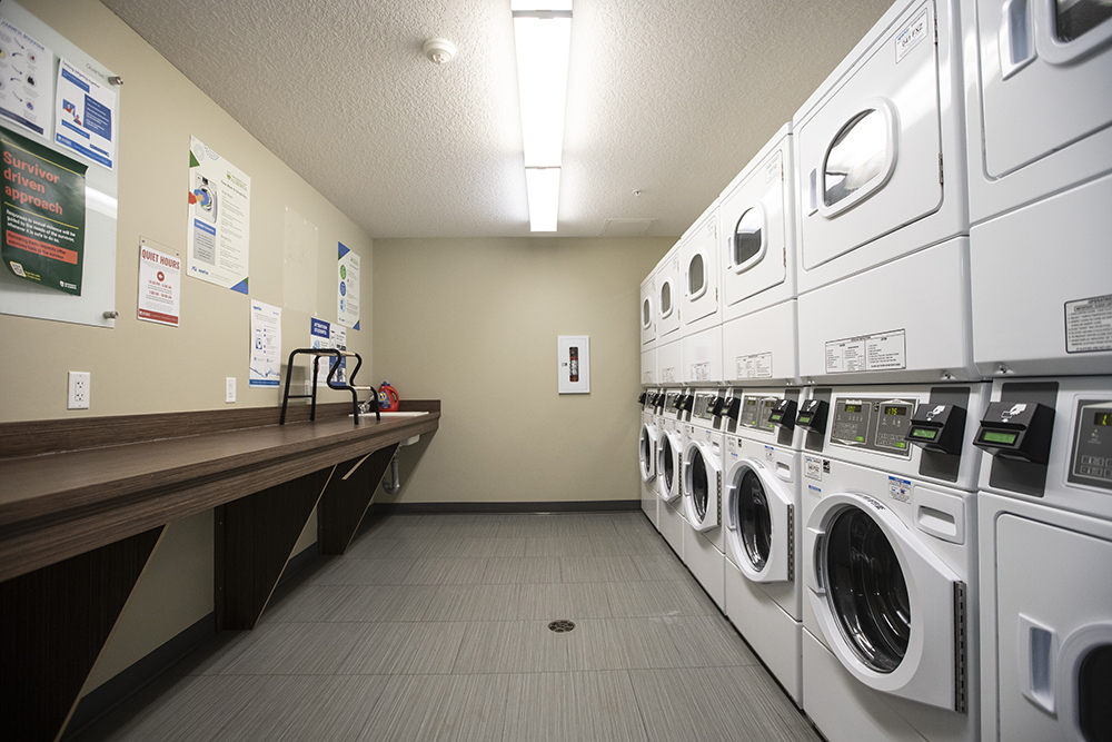 $_EscapeTool.xml(${imageAlt.value})