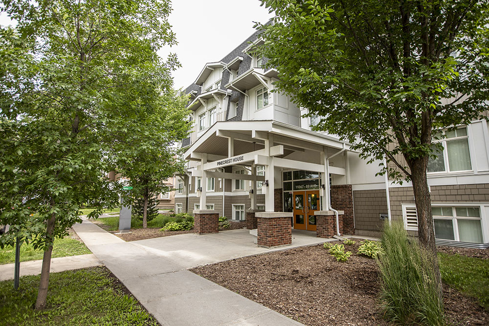 $_EscapeTool.xml(${imageAlt.value})