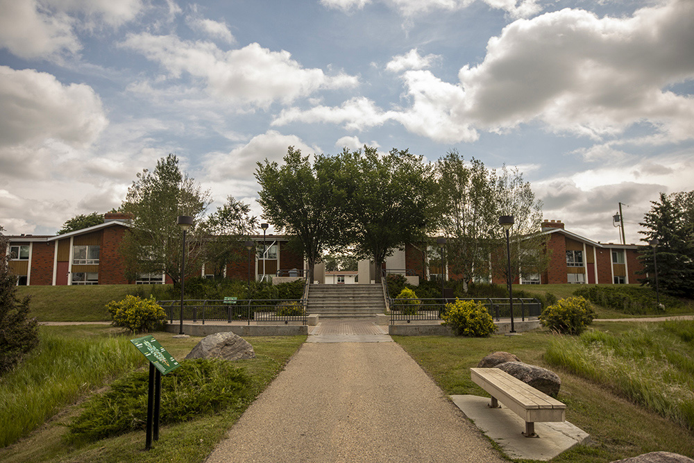 $_EscapeTool.xml(${imageAlt.value})