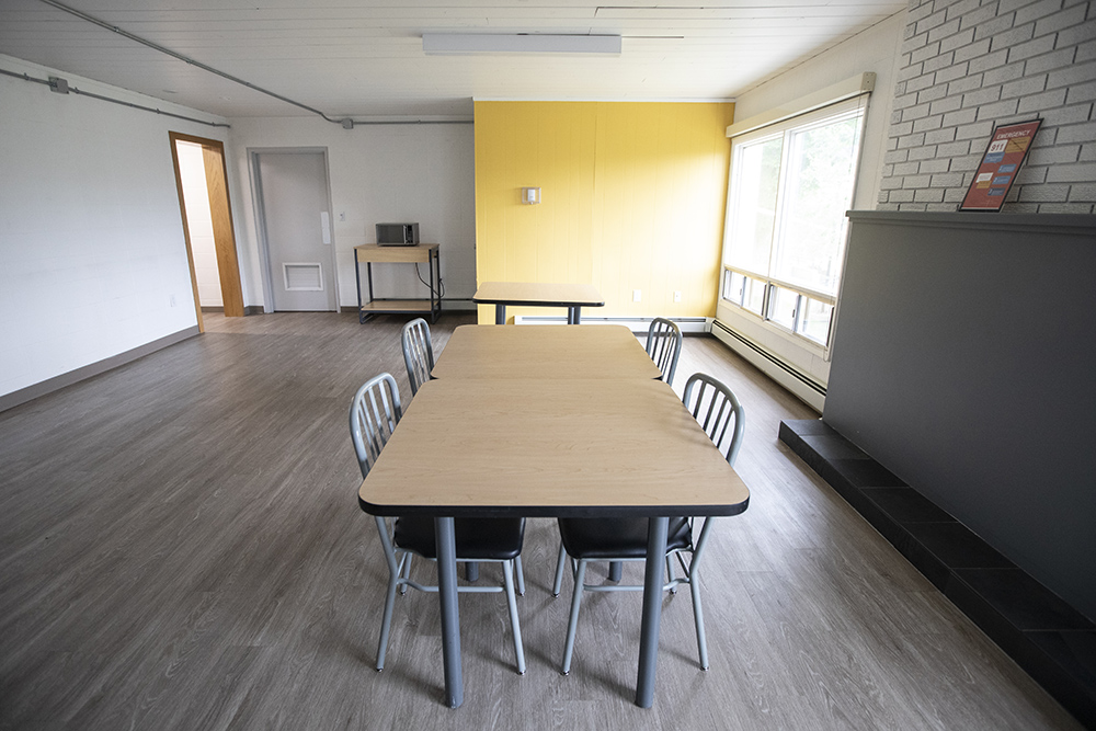 $_EscapeTool.xml(${imageAlt.value})