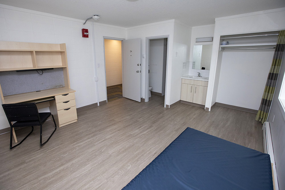 $_EscapeTool.xml(${imageAlt.value})