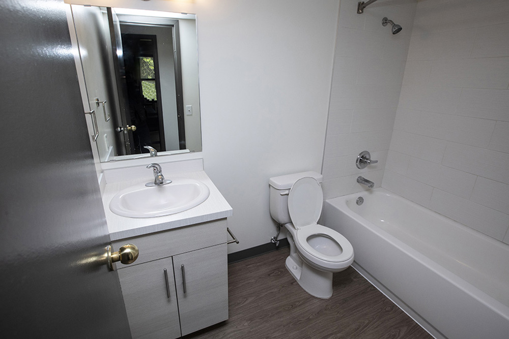 $_EscapeTool.xml(${imageAlt.value})