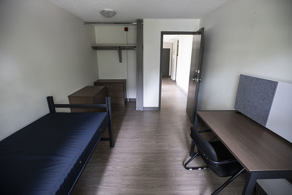 $_EscapeTool.xml(${imageAlt.value})