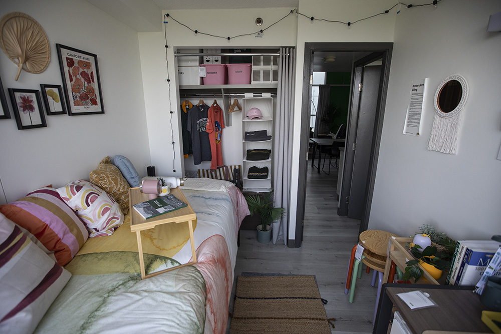 $_EscapeTool.xml(${imageAlt.value})