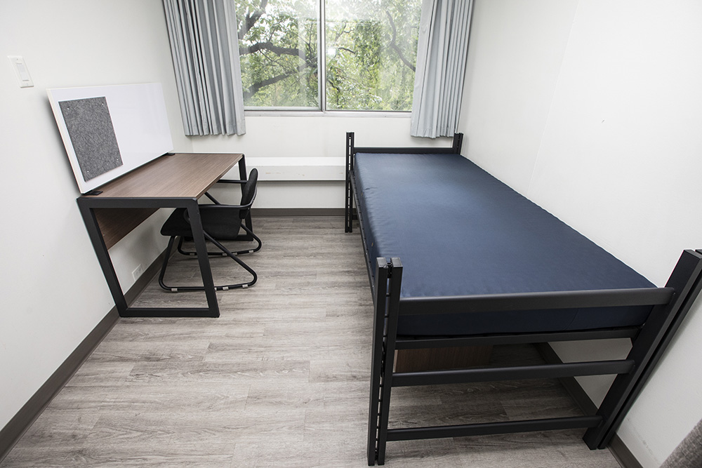 $_EscapeTool.xml(${imageAlt.value})