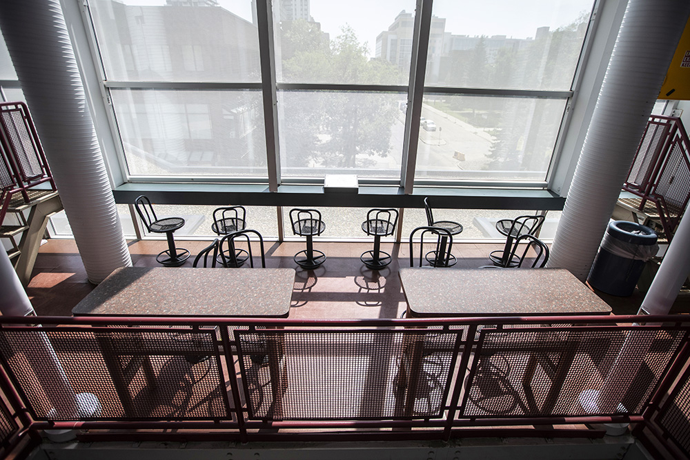 $_EscapeTool.xml(${imageAlt.value})